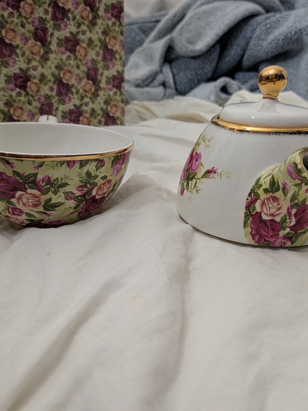 Royal Albert Cup And Tea Pot Set Vintage Rose Tea Set Sugar Bowl with Gold Trim - Picture 2 of 9